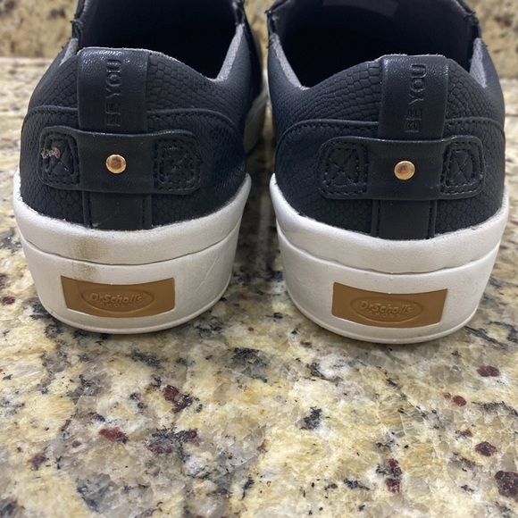 Dr Scholls black slip ons - Picture 3 of 3